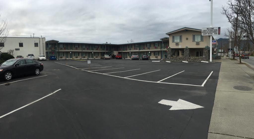 Knights Inn Motel Grants Pass Exterior foto